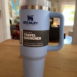 NEW STANLEY ADVENTURE QUENCHER 40 OZ TRAVEL TUMBLER CORNFLOWER STRAW CUP 40OZ